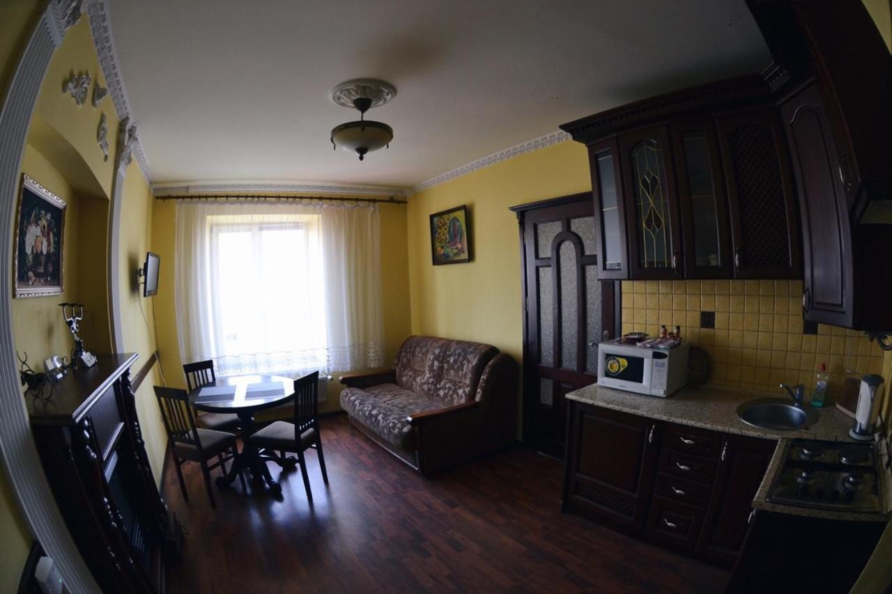 3-Room Apartments In Central City 利沃夫 外观 照片